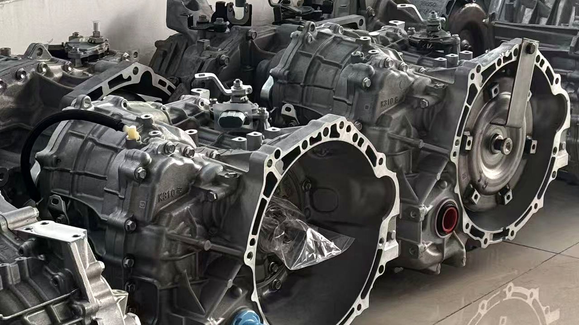 Remanufactured K310 CVT and DSG transmission assemblies ready for dispatch at TRANSMESUN Guangzhou