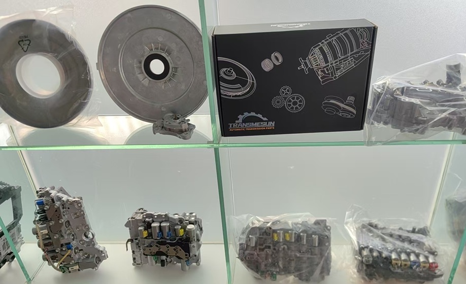 OEM-spec valve bodies, torque converters and genuine TRANSMESUN parts packaging