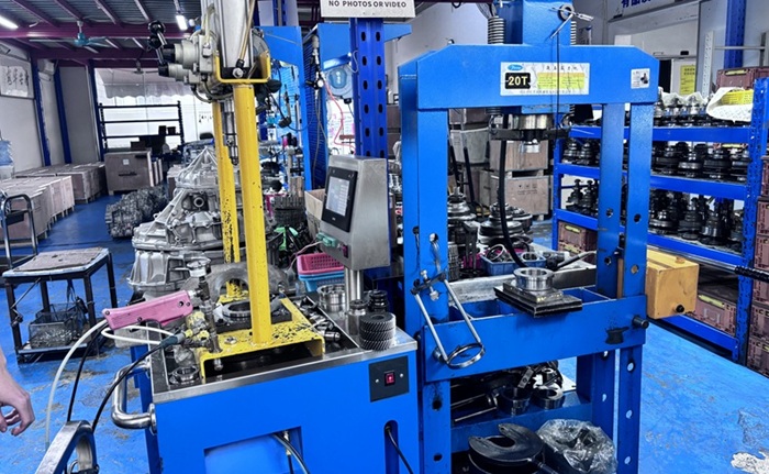 20-tonne hydraulic press workstation